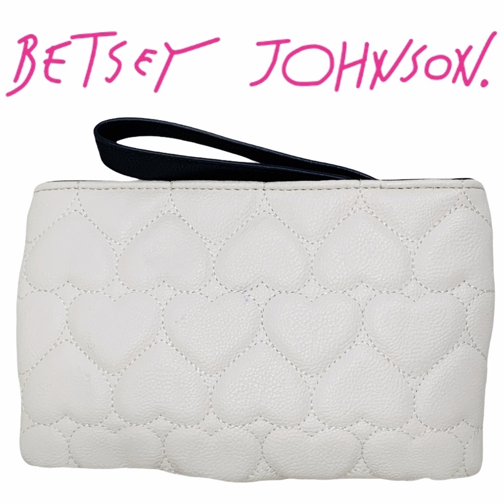 Betsey Johnson Quilted Heart Wristlet - Picture 2 of 10